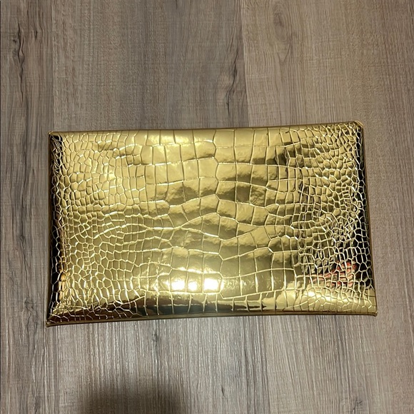 Black Long Sleeve Top and Pants with Gold Clutch - Picture 10 of 10